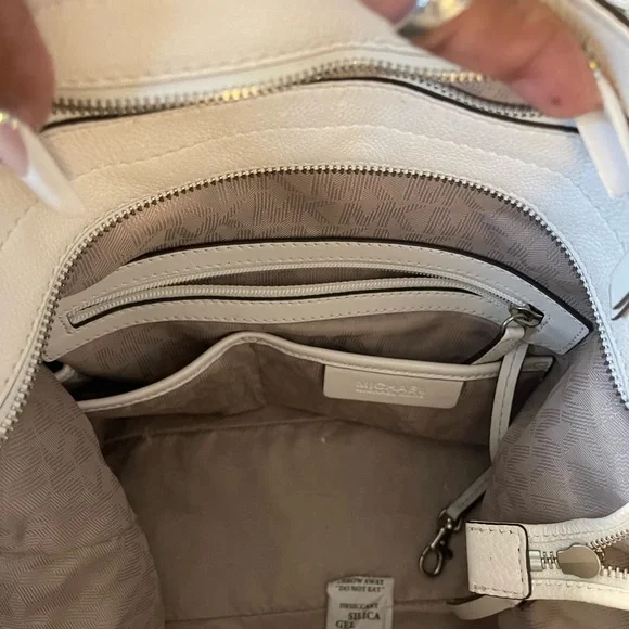 Michael Kors handbag. Pebble grain leather - Picture 5 of 8